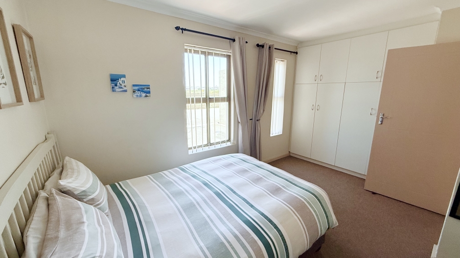 2 Bedroom Property for Sale in Helios Place Western Cape